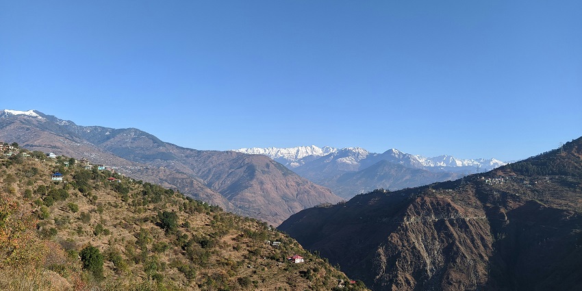 Dudhatoli forest trails and mountain views – top places to visit in Pauri Garhwal.