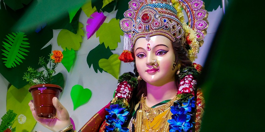 An image of Durga Dham depicting a goddess at one of the places to visit in Muzaffarnagar.