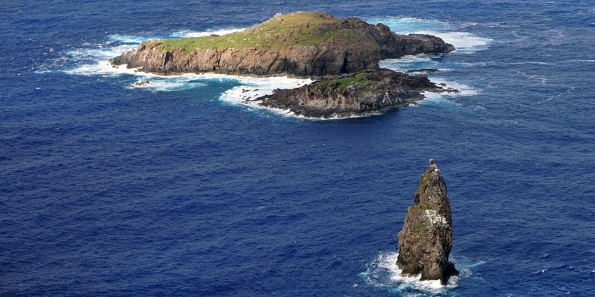 Discover the landscapes of Easter Island, one of the adventurous place to visit in Chile.