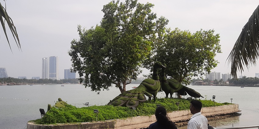 A picture of Eco Park is a scenic and romantic place in Kolkata to celebrate Valentine's Day.