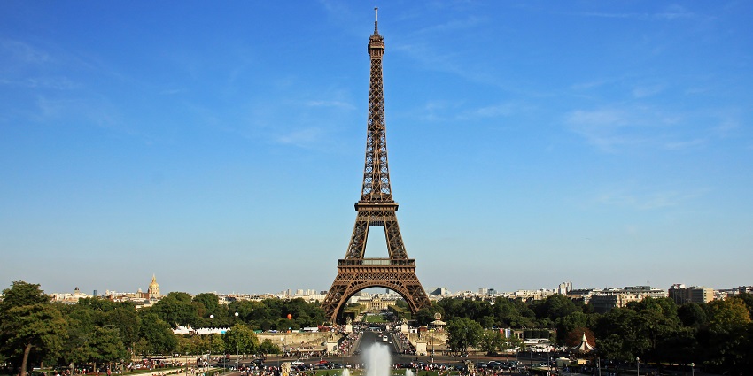 Valentine's Day in Paris at the Eiffel Tower with city views and architectural elegance.