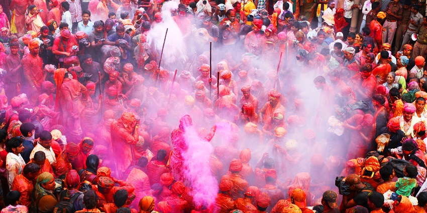 Experience vibrant local festivals in Badrinath, showcasing culture and traditional celebrations.
