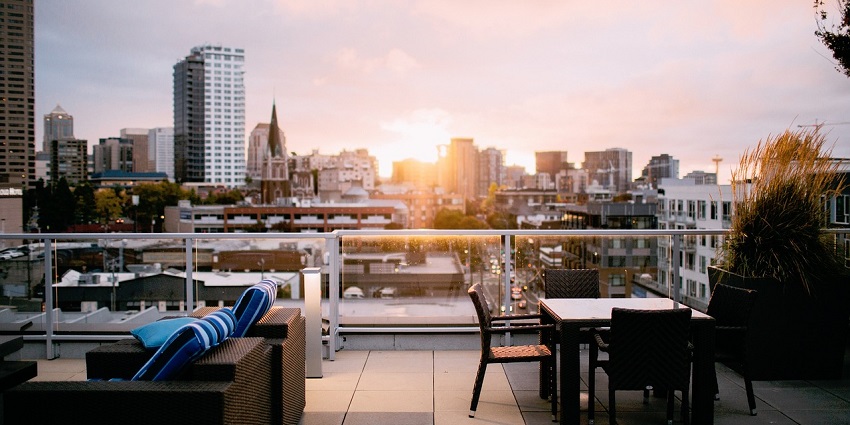  A picture of a skyline with rooftop views where you can experience Penthouze nightlife.