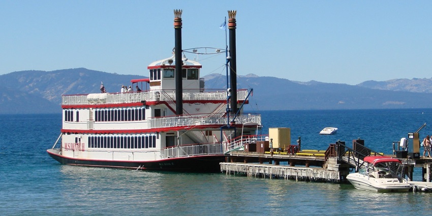 A picture of a cruise ship preparing to sail from a harbour in Lake Tahoe
