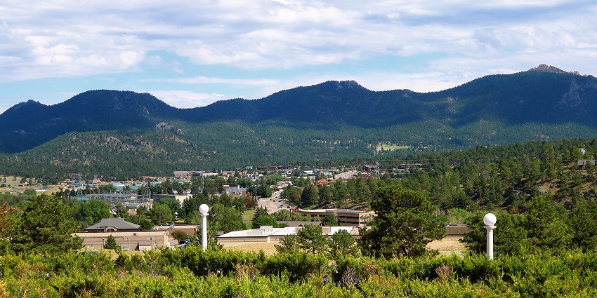 An amazing view of Estes Park, Colorado. You must visit this beautiful USA hill station.