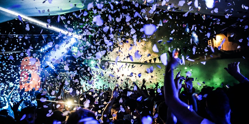 Vibrant nightlife with bars, clubs, and entertainment in central İzmir.