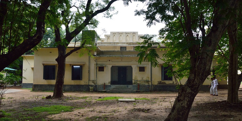 A picture of the entrance of the Sangeet Bhavan. A part of the Visva Bharati University