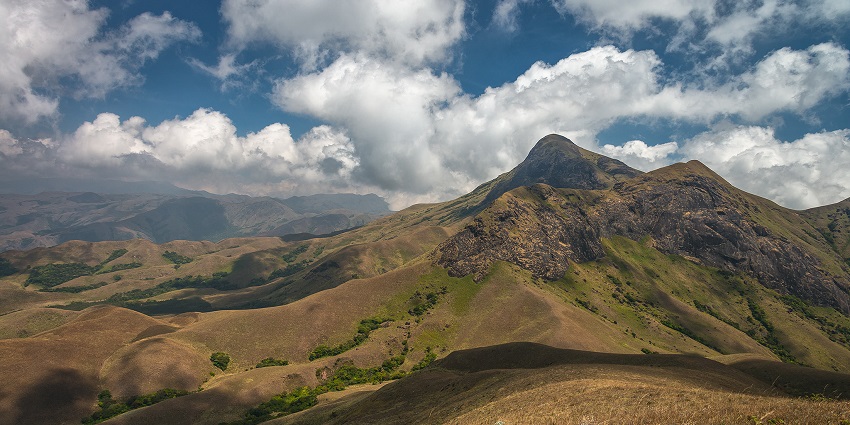 A picture of the Kurangani Hills trekking route where you can explore the scenic view.