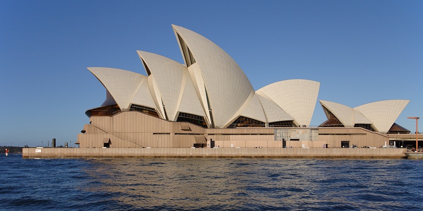 Visiting this architectural marvel is a top thing to do in Australia.