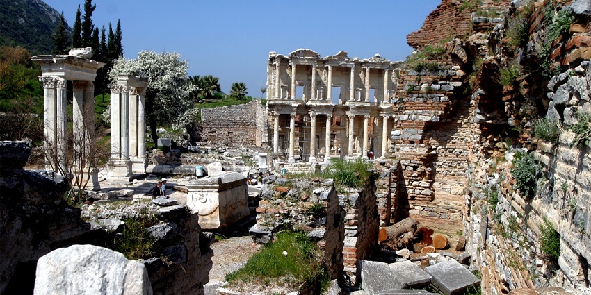 Things to do in Izmir include exploring ancient Ephesus ruins, a UNESCO site with historical significance.