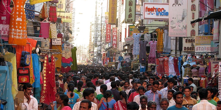 Visiting the bustling Bareilly Ka Bazaar is one of the best things to do in Bareilly