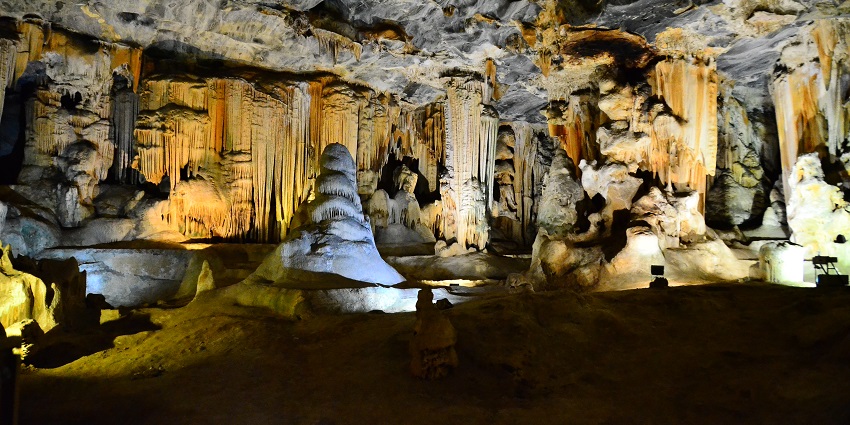 A must-experience among things to do in South Africa is the ancient Cango Caves