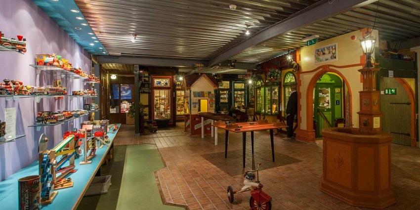 A picture of Miniature toy models displayed at the Nehru Children's Museum.