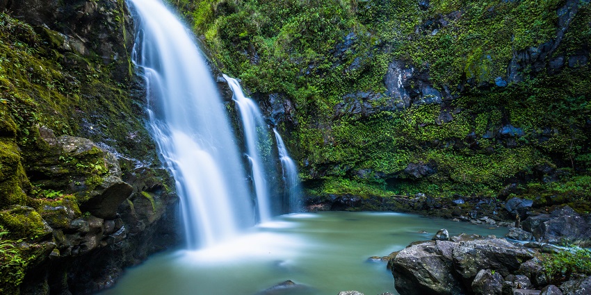 Visiting the waterfalls is among the best things to do in Badrinath.