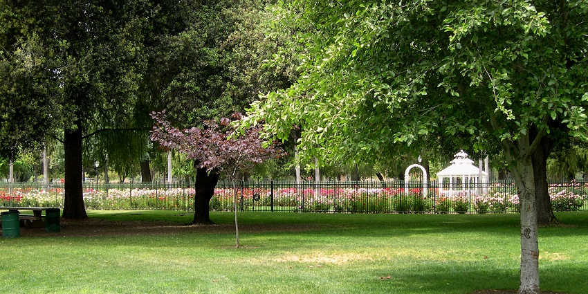 A scenic view of Fairmount Park, a top spot for celebrating Valentine’s Day in Philadelphia.