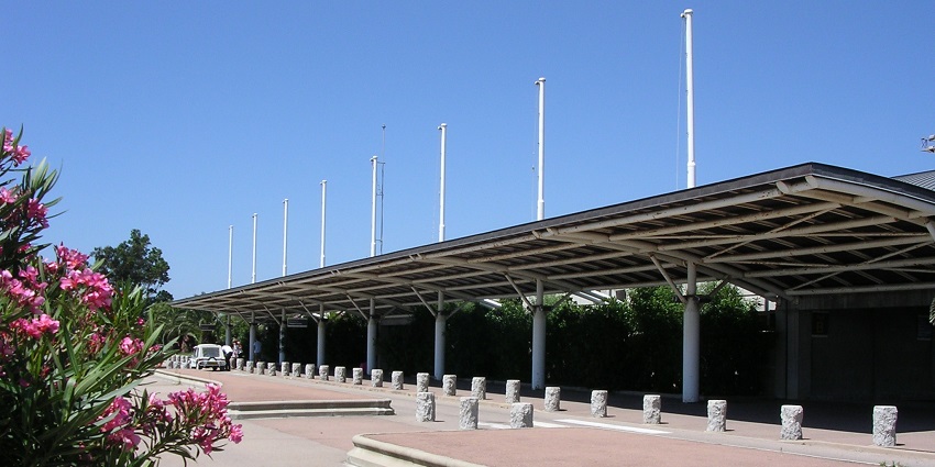 FSC is among the best airports in France with scenic routes and a relaxed atmosphere.