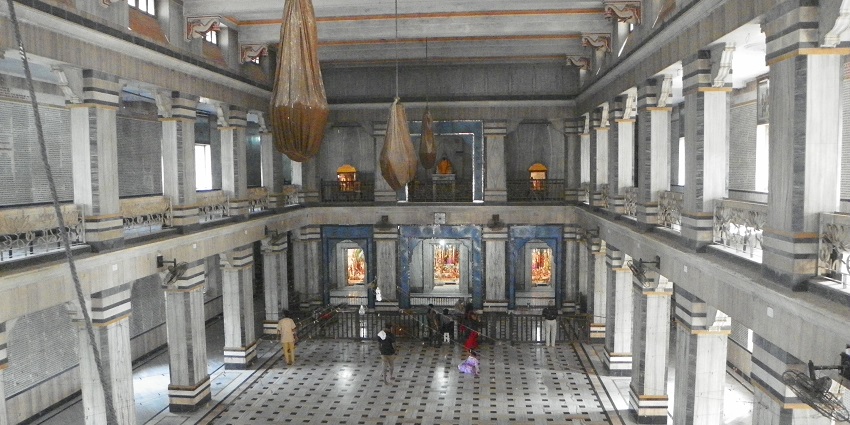 An image of Tulsi Manas Temple, a temple dedicated to Lord Rama in Varanasi.
