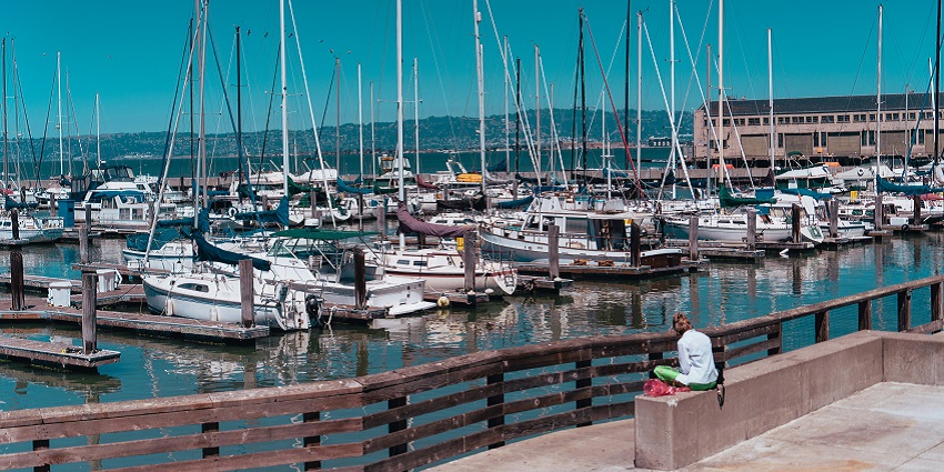 An extremely busy site in San Francisco is showcased with lots of people around