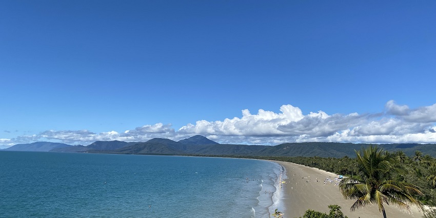 A view of huge serene coastline at Four Mile Beach, one of the beaches in Queensland.