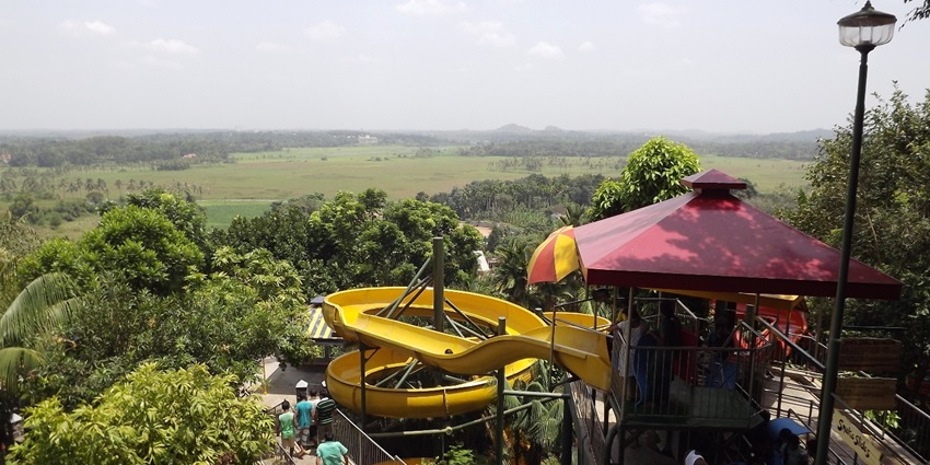 A thrilling view of Drizzling Land, a top thing to do in Ghaziabad for family fun.