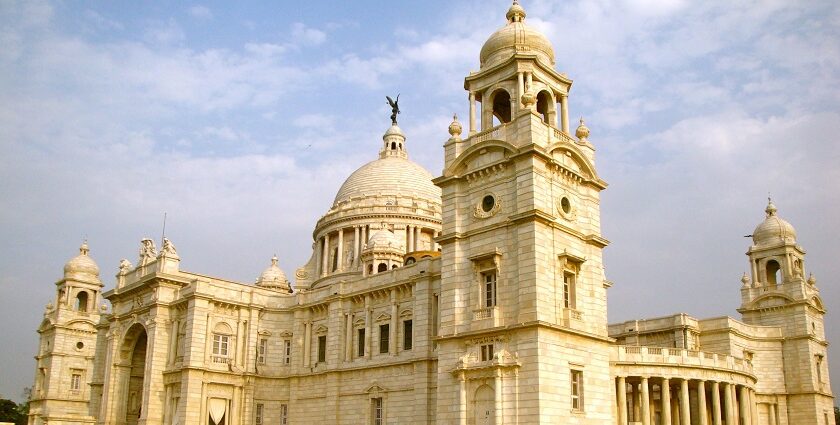 An image of a wondrous stone structure consisting of domes and spires in Kolkata.