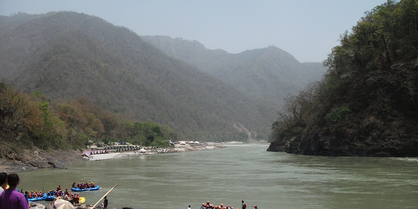 Riverside camping in Shivpuri offers stunning views of the Ganges