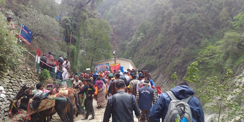 Starting point for the Kedarnath trek, surrounded by scenic landscapes.