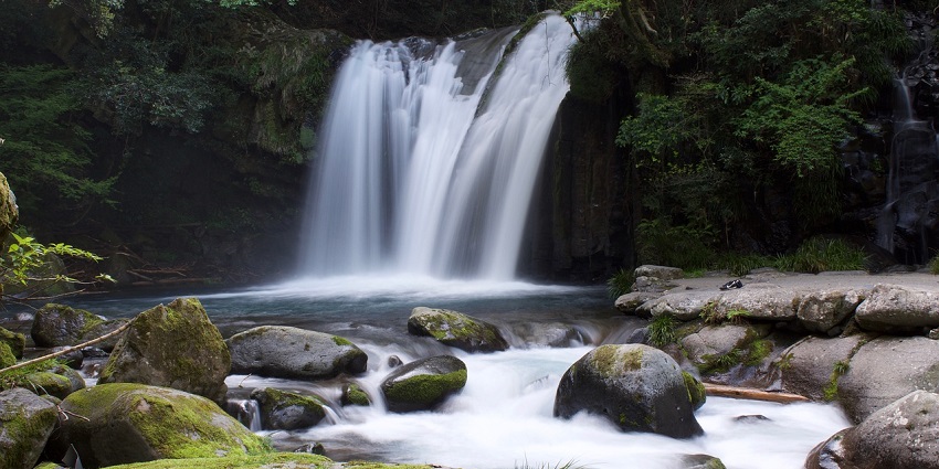 A picture of Ghagra Waterfalls, which is one of the best waterfalls in West Bengal