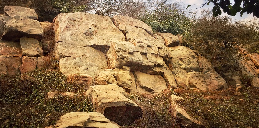 A picture of Govardhan Hill in Mathura, a sacred destination for devotees seeking spirituality.