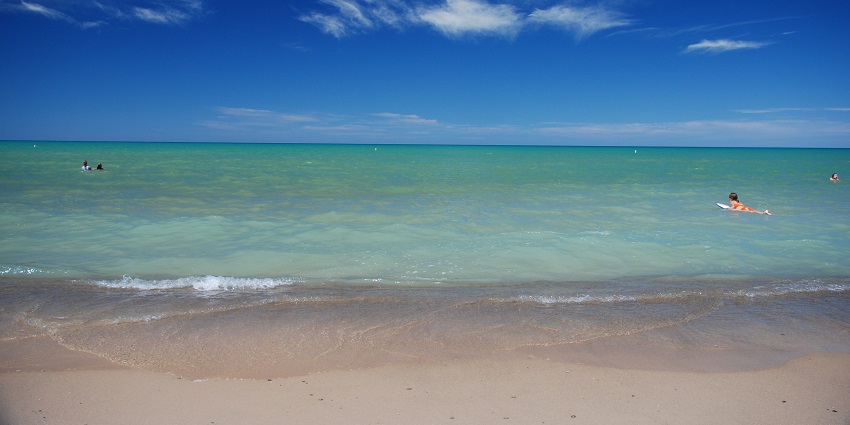 An image of the Grand Bench Beach, a popular beach in Ontario located in Canada.