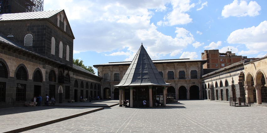 Landmark mosque with ancient architecture and cultural significance.