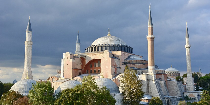 Majestic landmark blending Byzantine and Ottoman architectural brilliance in Istanbul