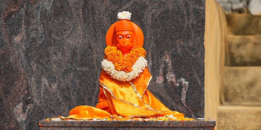 Mesmerising statue of lord Hanuman in the Hanuman Mandir.