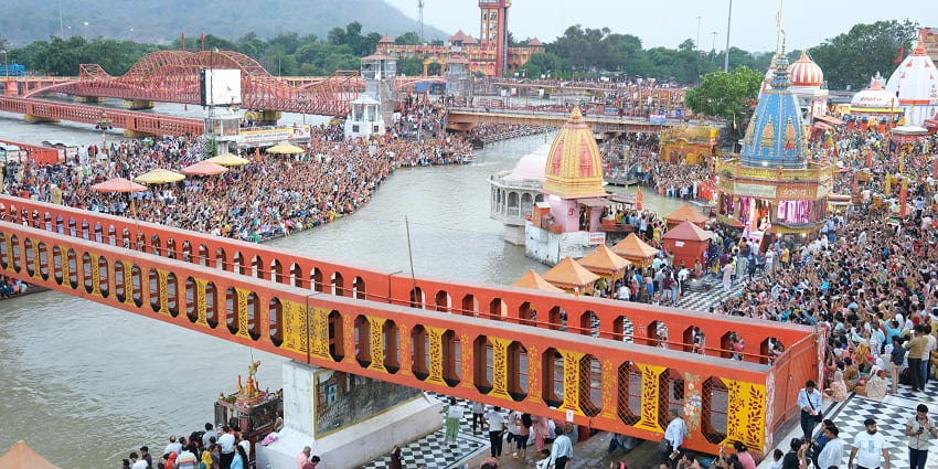 the famous har ki paudi in the holy city of haridwar for travellers to visit and explore.