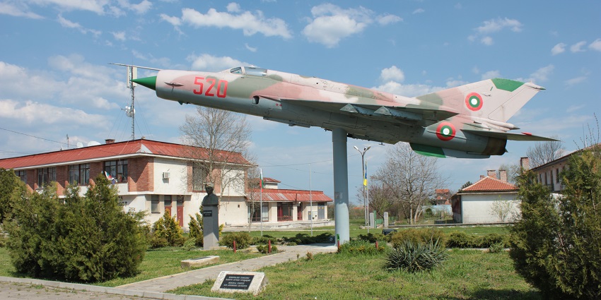 Uzundzhovo memorial complex with a model of a fighter jet, a statue and buildings