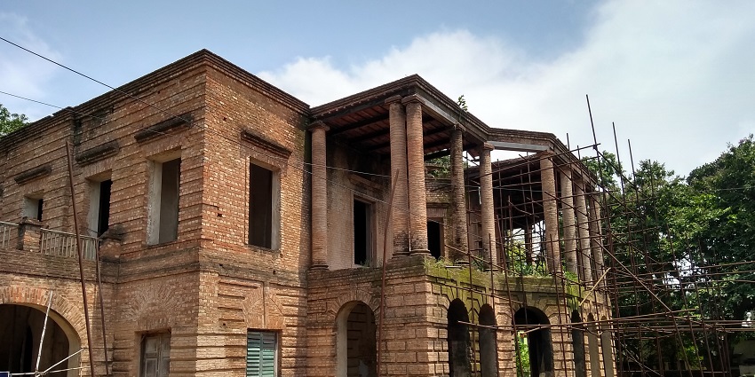 A picture of Hastings House, Kolkata, a haunted site with sightings of the Governor’s ghost