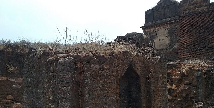 A picture of Raja Mardan Singh Fort in Talbehat, it is called a haunted place there.