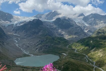 Discover Switzerland's breathtaking landscapes on unforgettable hiking adventures