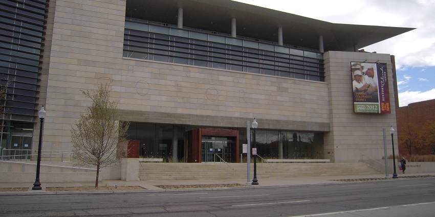 A wide view of Colorado centre, a famous place near Denver Art Museum