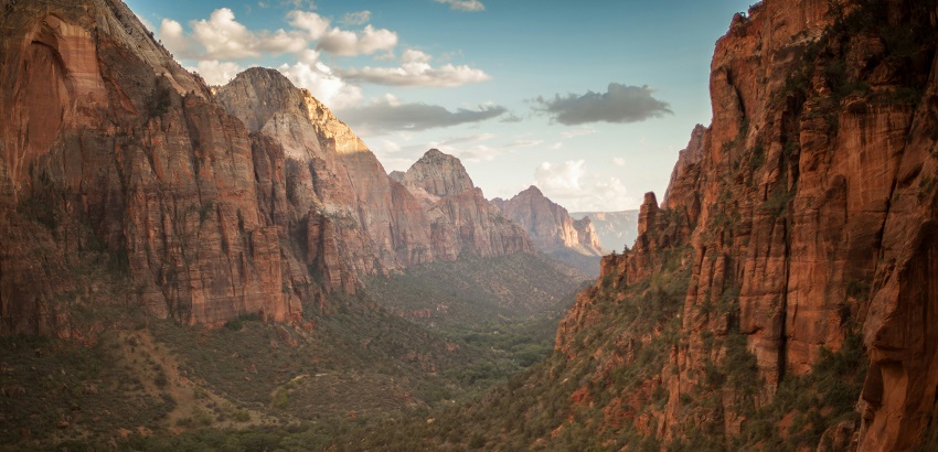 An image of Zion National Park, one of the best national parks located in the USA