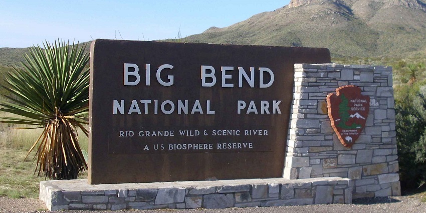 View of the main entrance to Big Bend Park with mountains and greenery around.