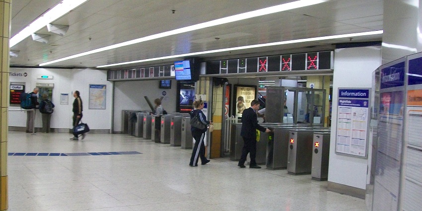 Catch a bus from Wynyard Station to Palm Beach in Australia