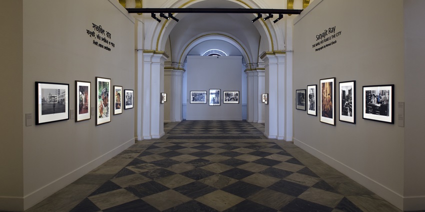 A representative image of the Art Gallery And Museum gallery presented with paintings.