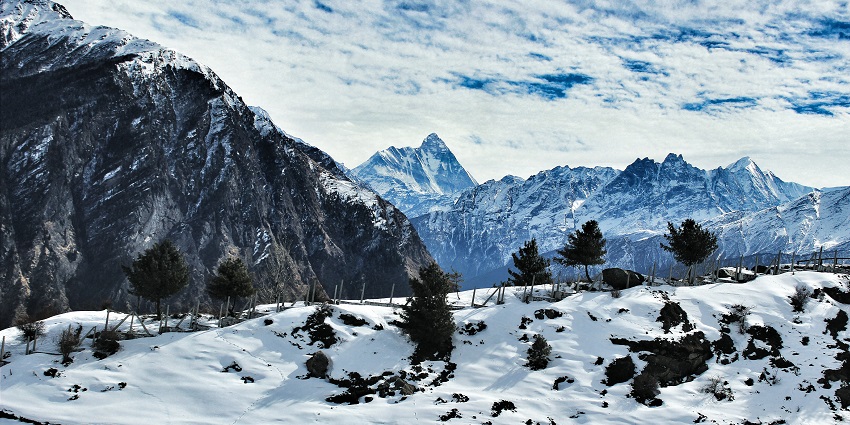 Sunderdhunga Valley is easily accessible by air, rail, and road.