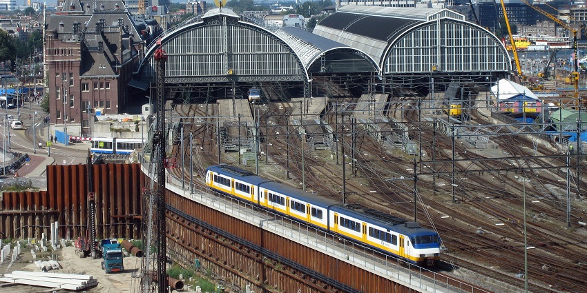 NEMO Science Museum can be travelled by train, tram, or car.