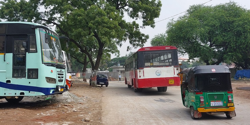 local bus transportation available to reach the Bagnath Temple