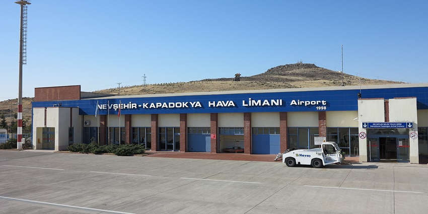 Various travel options to reach Göreme Open Air Museum, including bus.