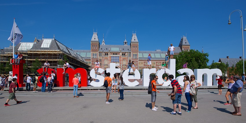 I Amsterdam, a popular photo spot symbolizing Amsterdam’s vibrant and welcoming spirit.