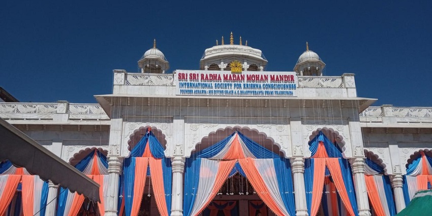 A picture of ISKCON Temple in Kolkata is a famous temple for devotion and spirituality.