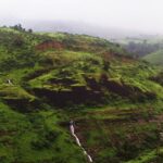 A picture of the valley of Igatpuri, Maharashtra, ideal for trekking enthusiasts.